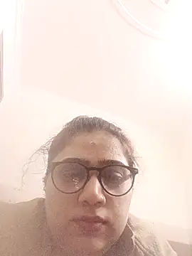 yourchahat27 live cam on StripChat