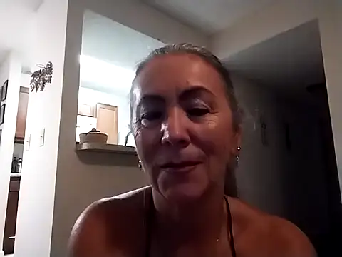 EvaRobinson live cam on StripChat