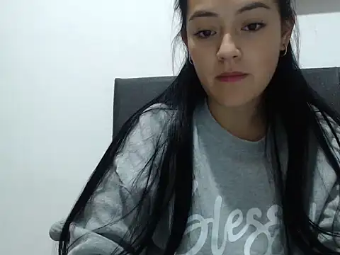 Alisha_99 webcam