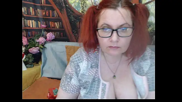 PlayfullMature webcam