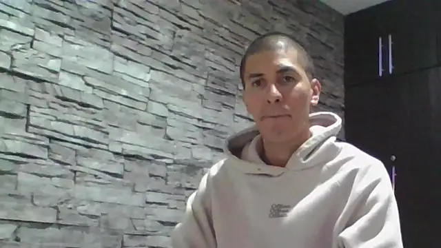 Sexylatin64 webcam