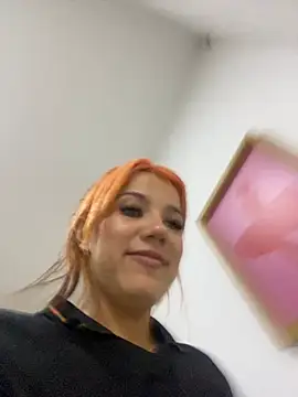 MelaniieRoux webcam