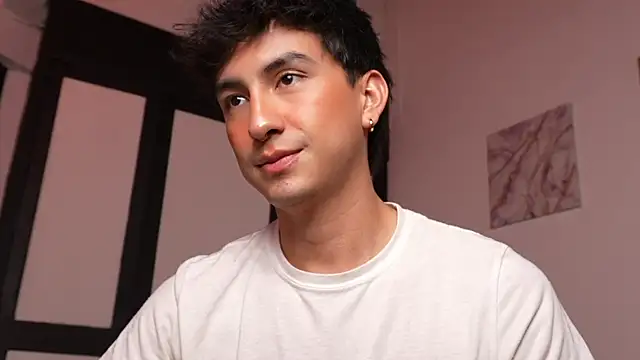 sweettaaron01 webcam