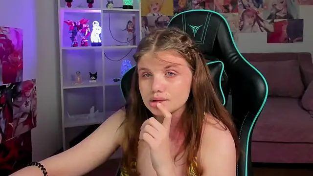 ChloeHalses webcam