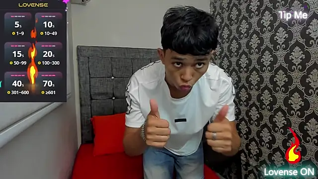 Little_Twink19x webcam