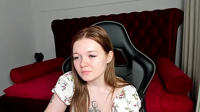 ElinaVale webcam