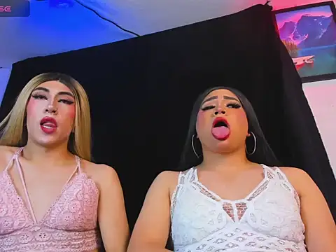 naughty_trans_dolls webcam