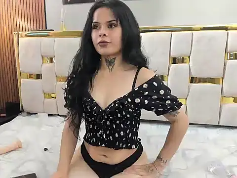 _chloe_hills webcam