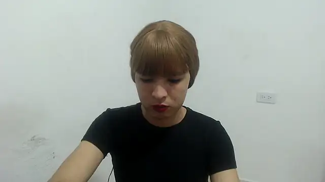 estefania224 webcam