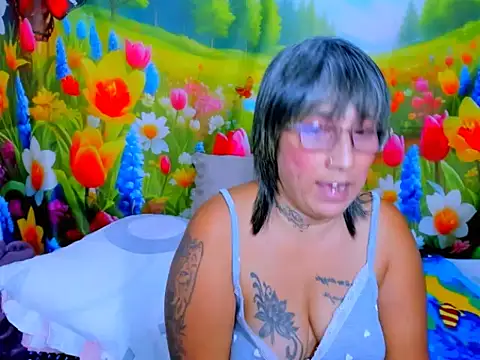 indianroxy webcam