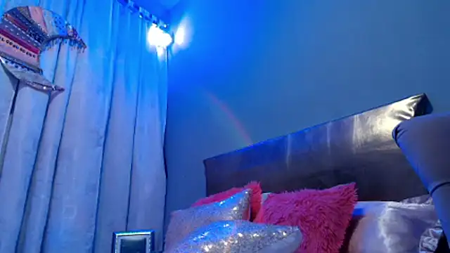 karlablue_ live cam on StripChat