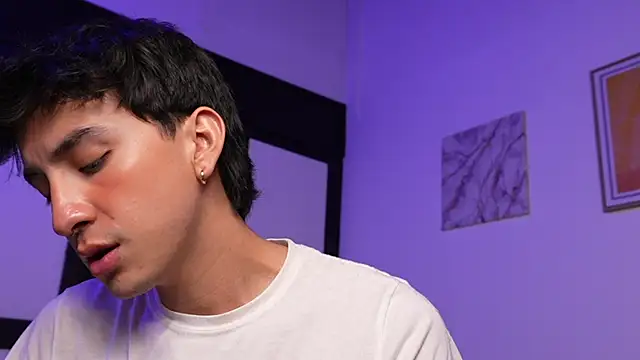 sweettaaron01 webcam