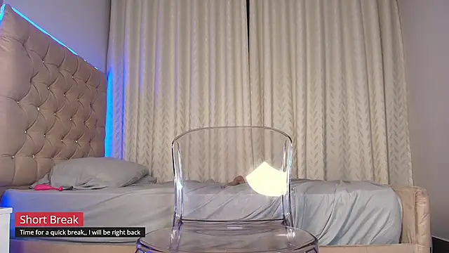 Maddyluxe webcam