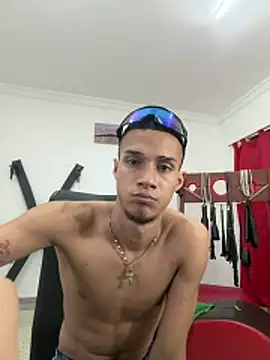 friends_lust_latin webcam