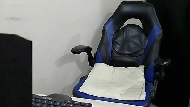 Darkkras live cam on StripChat