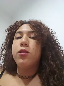 lilith_isabella25 live cam on StripChat