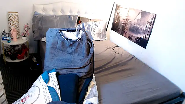 NinaDOM4CUM webcam