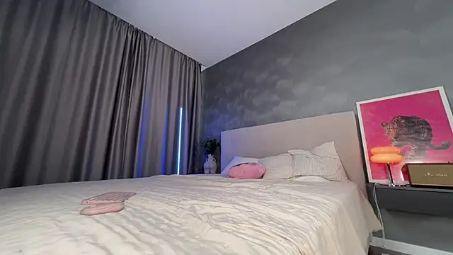 GlossyVixen webcam