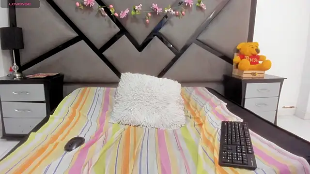 AprilyCrystal2 webcam