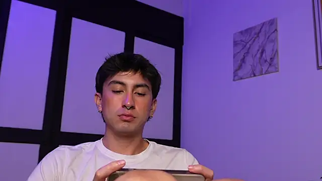 sweettaaron01 webcam