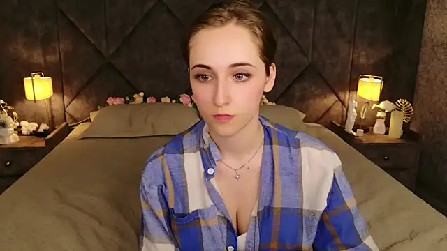 Tara_Keats live cam on StripChat