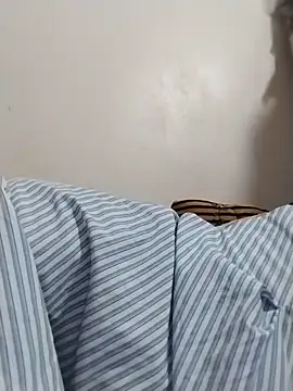 Linda-yiyi live cam