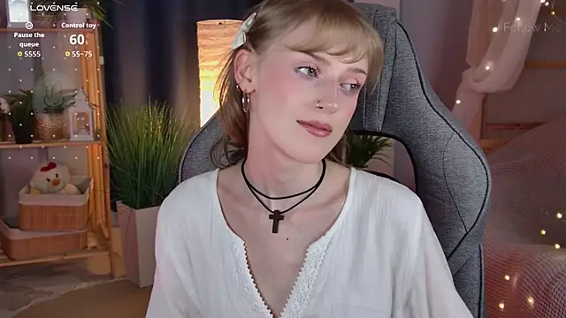 KiraMontoya webcam