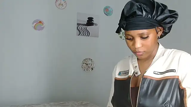 ConnieSmall24 webcam