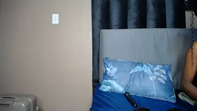 SexyAdel12 webcam