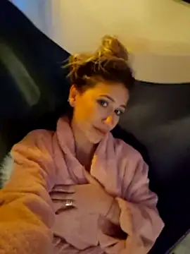 CelynaRoss webcam