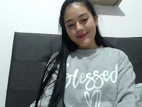Alisha_99 webcam