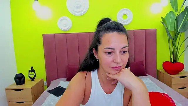 Linda_Insatiable webcam