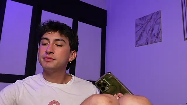 sweettaaron01 webcam