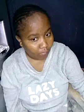 ChubbyMidgetxxx19 webcam