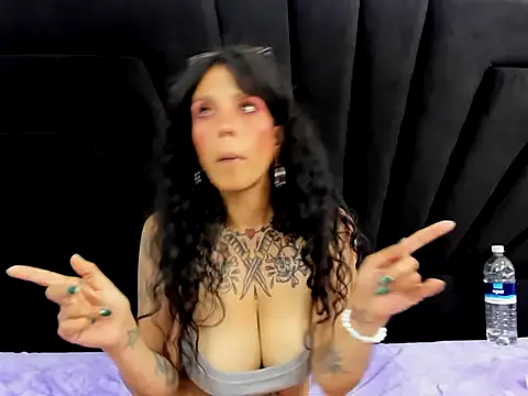 SweetVenomMilf webcam
