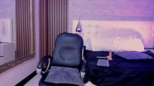 SheylaWalker webcam