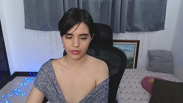 mia_collins_x webcam