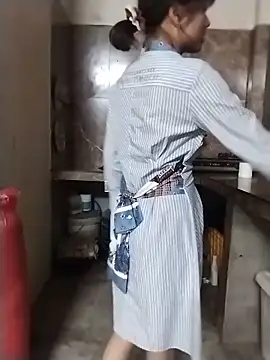 Linda-yiyi live cam