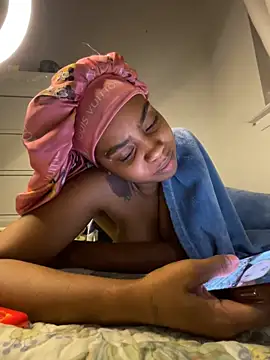 TheRealOshunQueen webcam