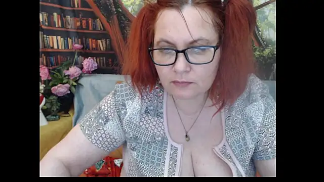 PlayfullMature webcam