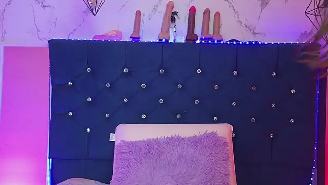 Dakotaa_Johnson live cam on StripChat