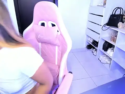 cristina697 webcam