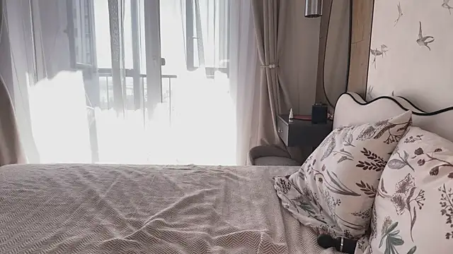 Anna_Six