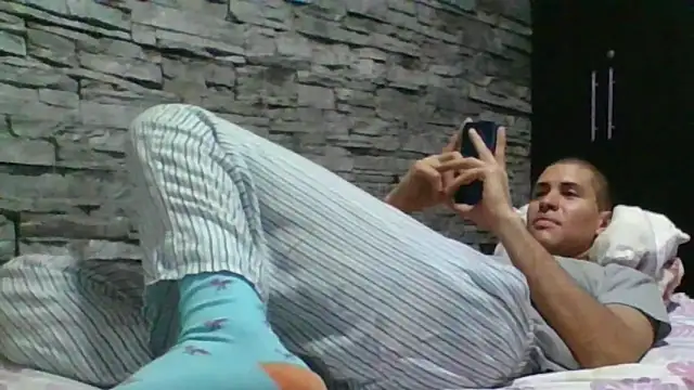 Sexylatin64 webcam