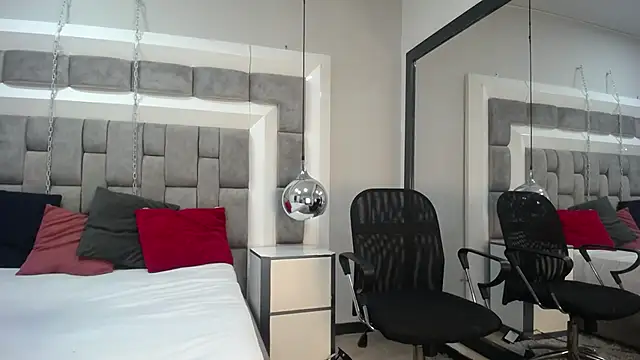 Lucie_Red webcam