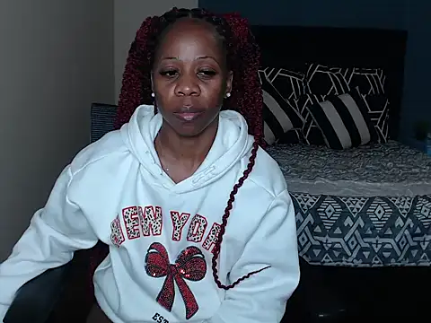 QUEENMANDYY webcam