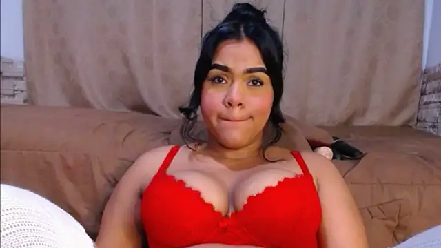Bicky_24 live cam on StripChat