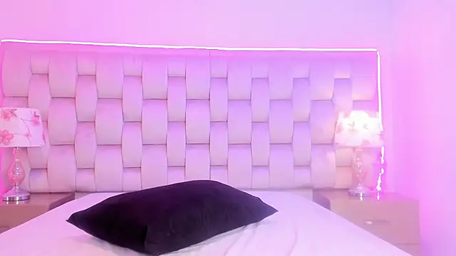 SalomeBins webcam