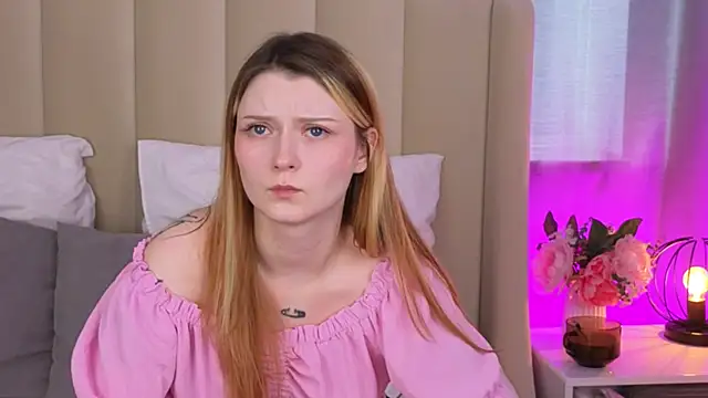 AlyssFrost webcam