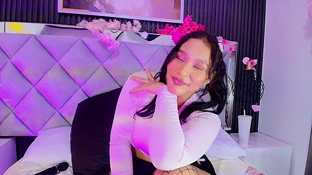 Sara_Chanel_ live cam on StripChat